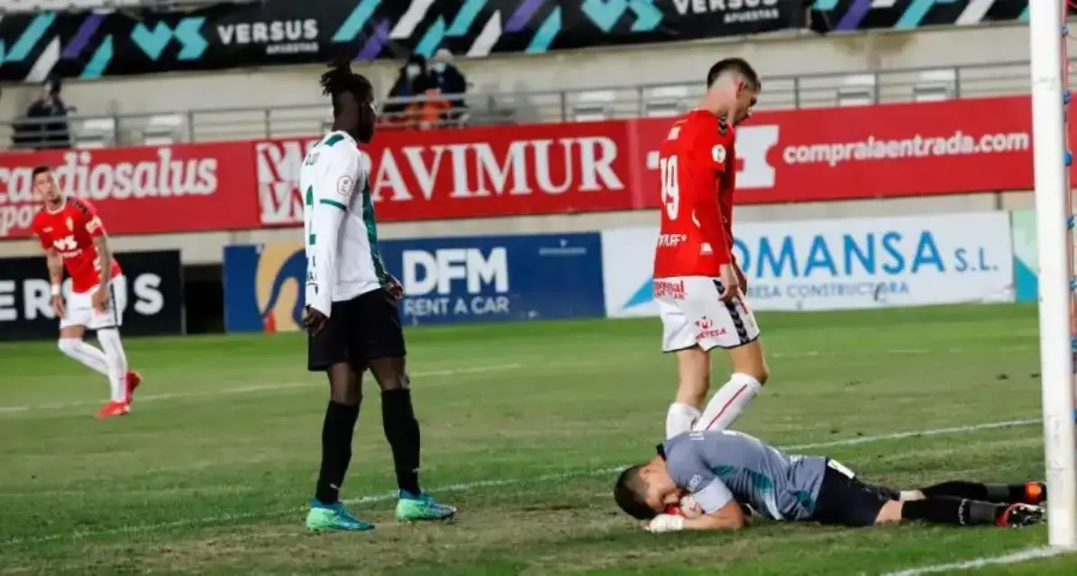 Real Murcia cae derrotado en su mejor partido de la temporada
