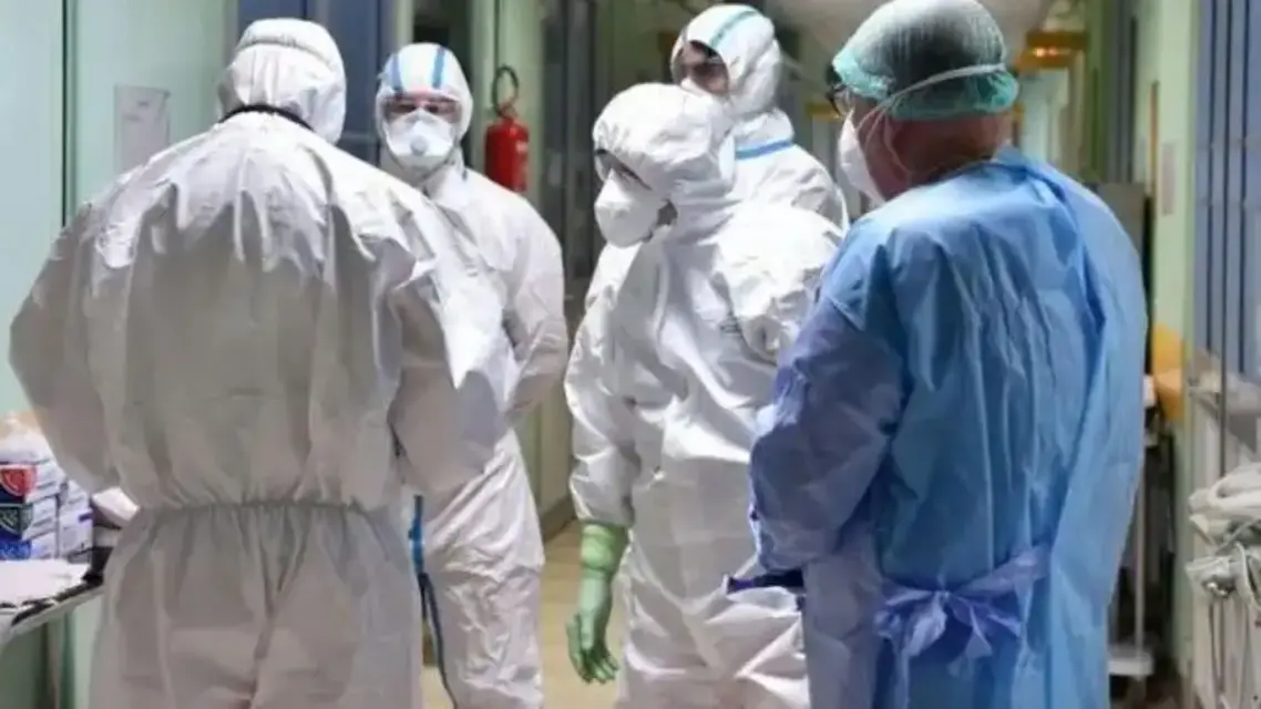 Llegó el mayor repunte de casos y crisis hospitalaria por Covid que tanto se anunciaba