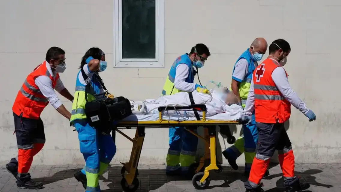 Murcia suma diez fallecidos y 122 personas en UCI por Covid 19, colapsan los hospitales públicos