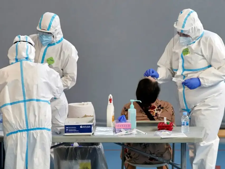 El Personal sanitario de Murcia no recibirá a tiempo la segunda dosis de la vacuna del Covid 19
