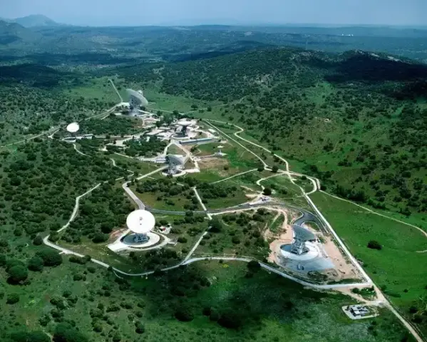 Una 'súper antena' de la Nasa es instalada en Madrid
