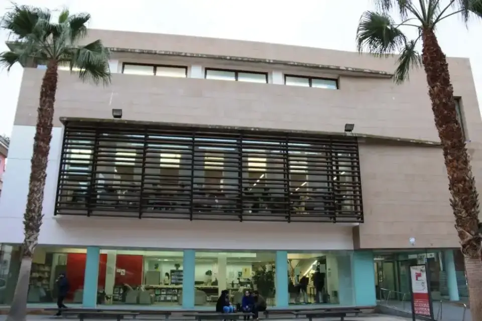 Las Bibliotecas de Lorca seguirán prestando todos sus servicios en su horario habitual