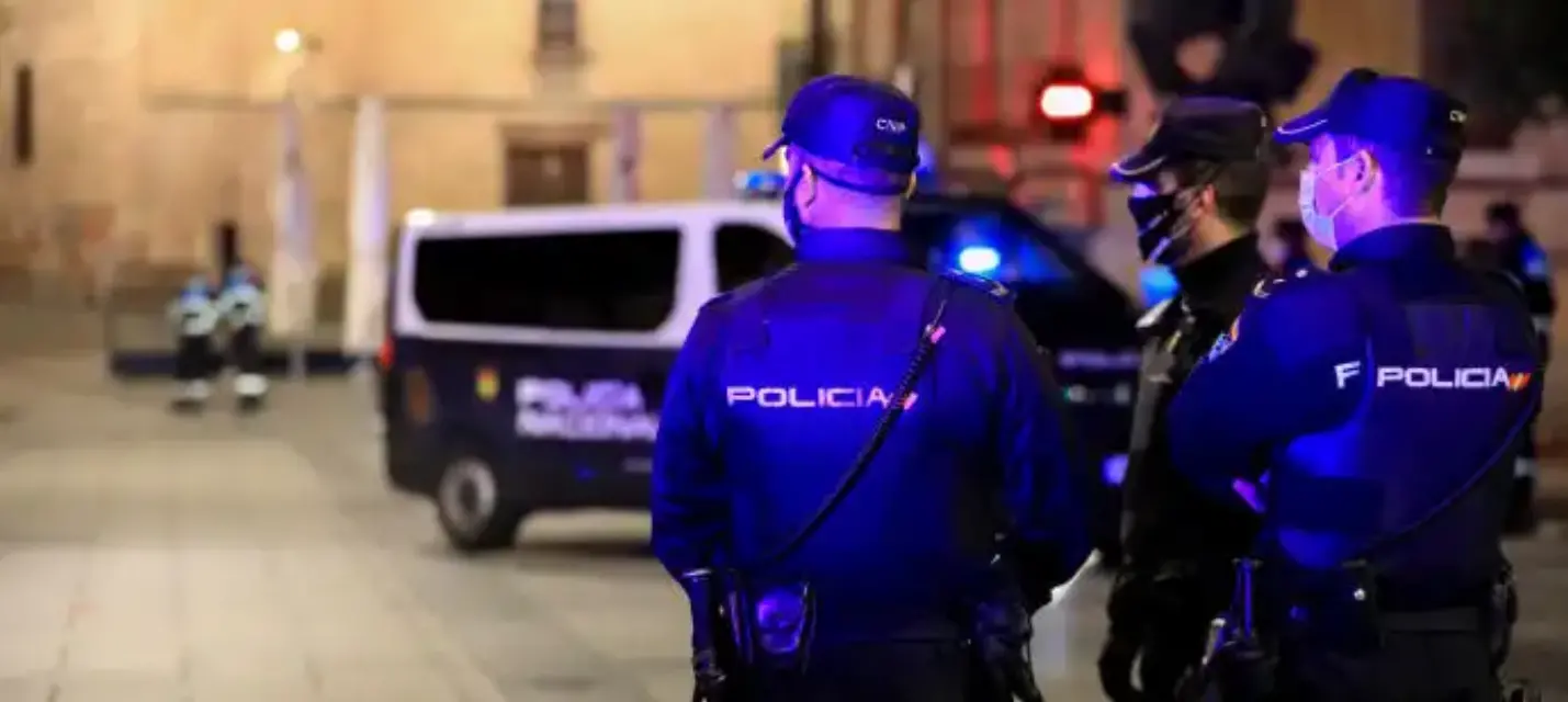 Un hombre sorprendido caminando con drogas y quebrantando el toque de queda en Murcia