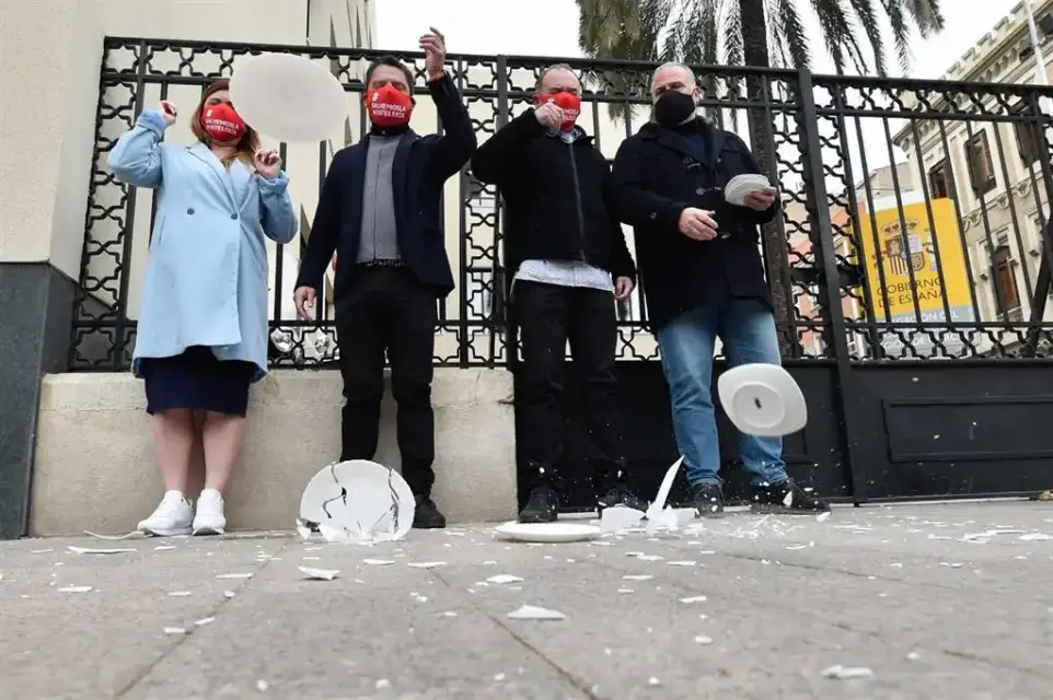 La hostelería de Murcia esta cansada de pagar por los platos rotos de la pésima gestión de las autoridades regionales