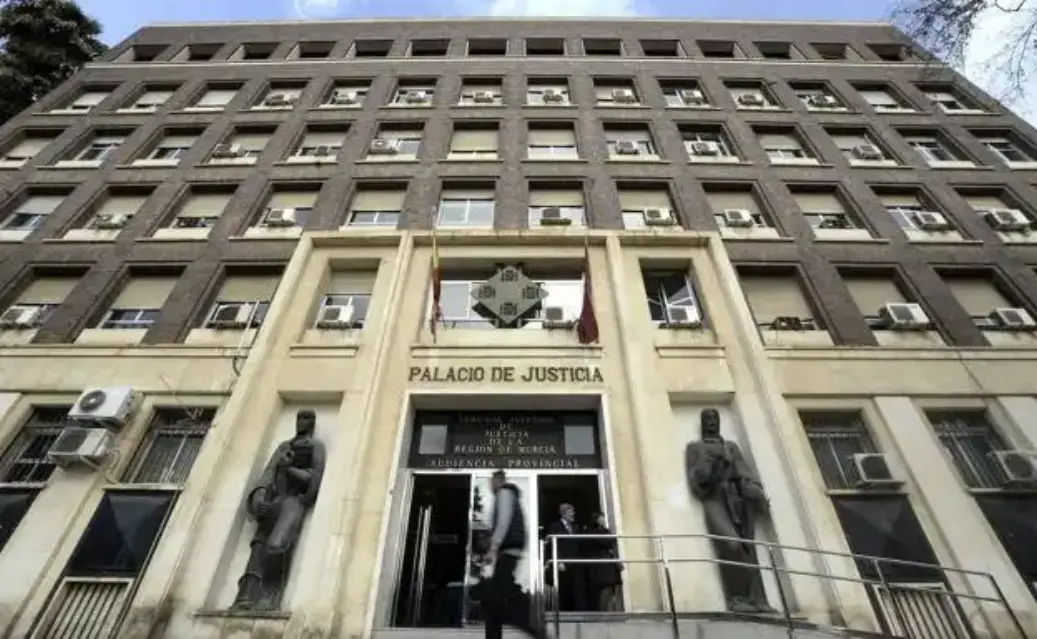 A juicio dos empresarios que estafaron a unas ancianas que padecen alzheimer; la Fiscalía pide 11 años y medio de prisión