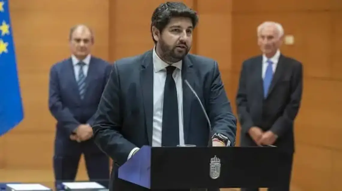 Ciudadanos se adelanta al futuro dándole permiso a López Miras para que sea candidato en el 2023