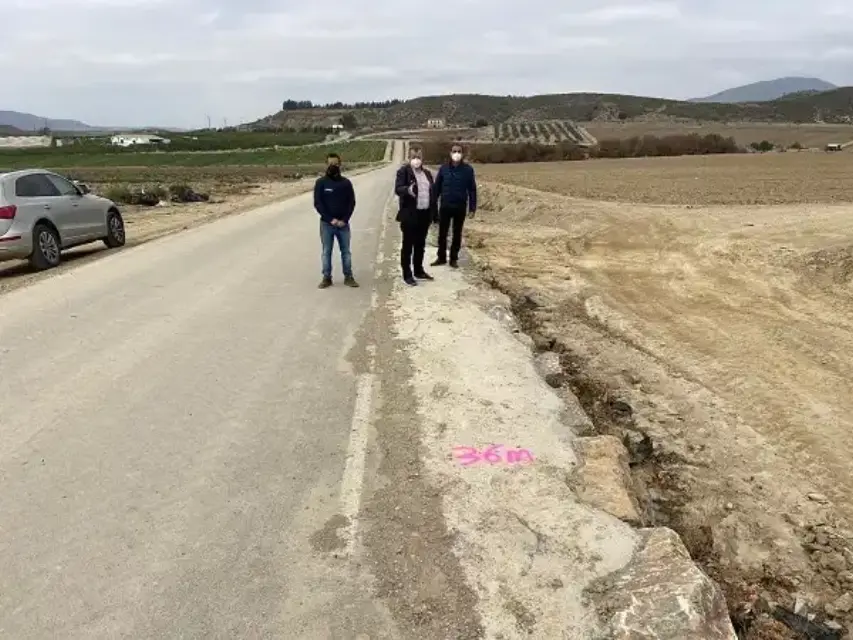 En Pulpí dieron inicio a las reparaciones del camino de Pozo Higuera a Benzal