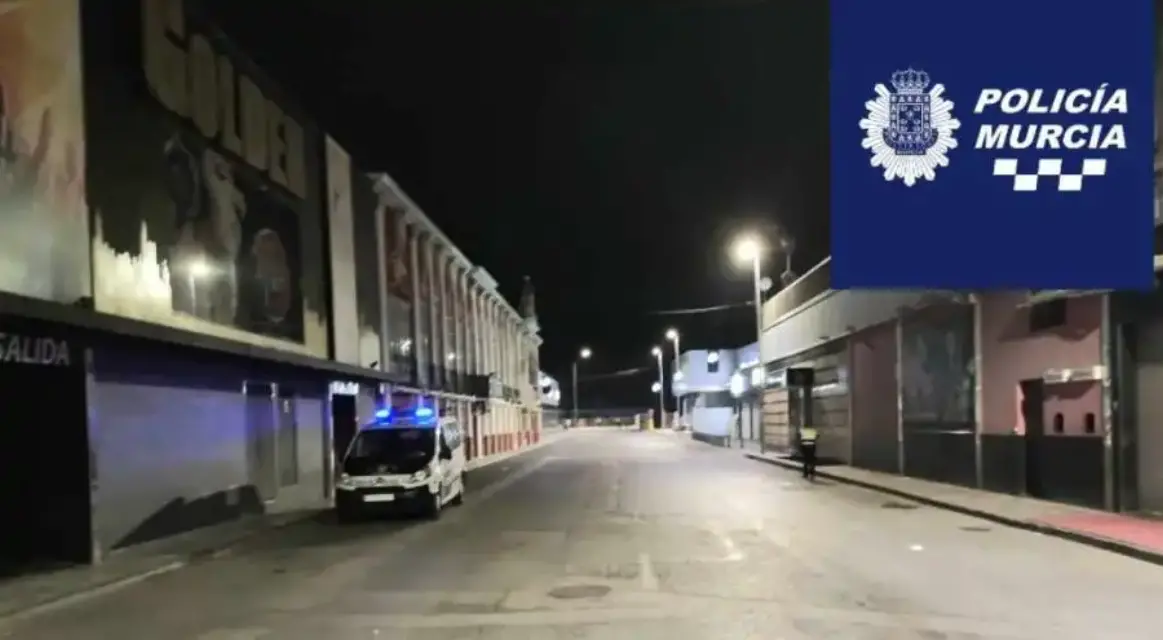 La policía desaloja a 120 personas sin mascarillas en un bar de Murcia