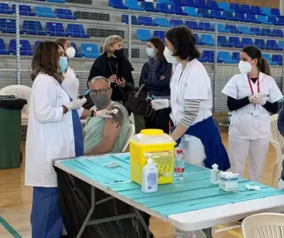 En Águilas, mañana se vacunarán a los nacidos entre 1942 y 1947 con un protocolo para los de movilidad reducida