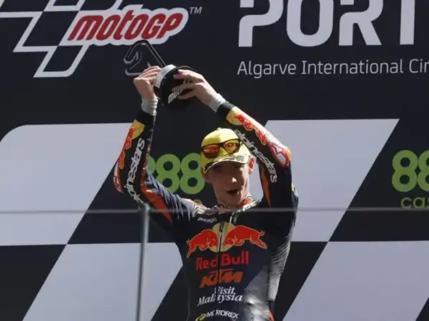 El murciano Pedro Acosta está revolucionando las carreras de Moto3
