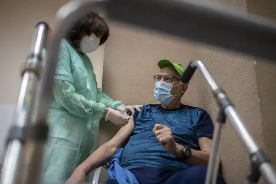 Llega la vacuna Janssen a la Región mientras se registra un leve aumento de contagios