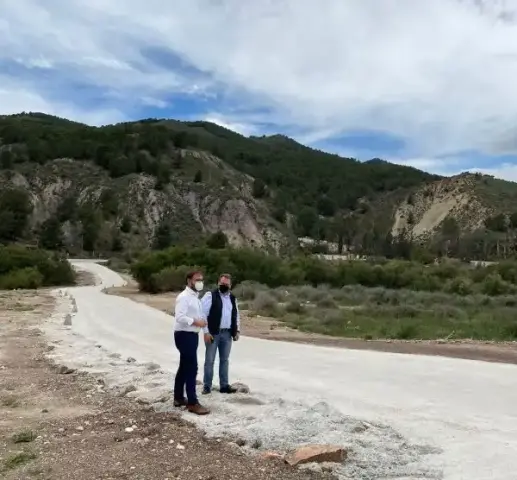 Culminan la pavimentación del camino sobre el cruce del Río Guadalentín