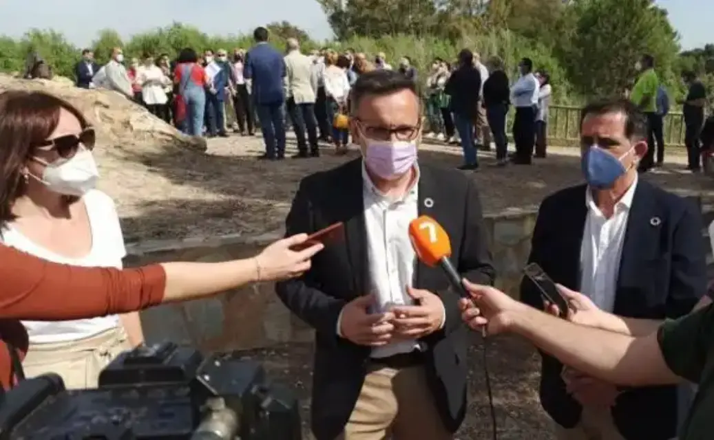 Diego Conesa denuncia al Presidente de la Región de mantenerla en la cola de las CCAA en al avance de la inmunización