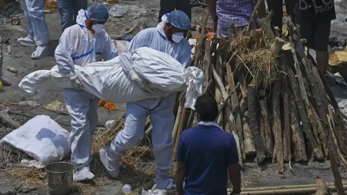 LO ÚLTIMO SOBRE EL COVID-19: Incidencias en España y el mundo, macrobotellones por el fin del estado de alarma, Long Covid, crisis sanitaria en la India