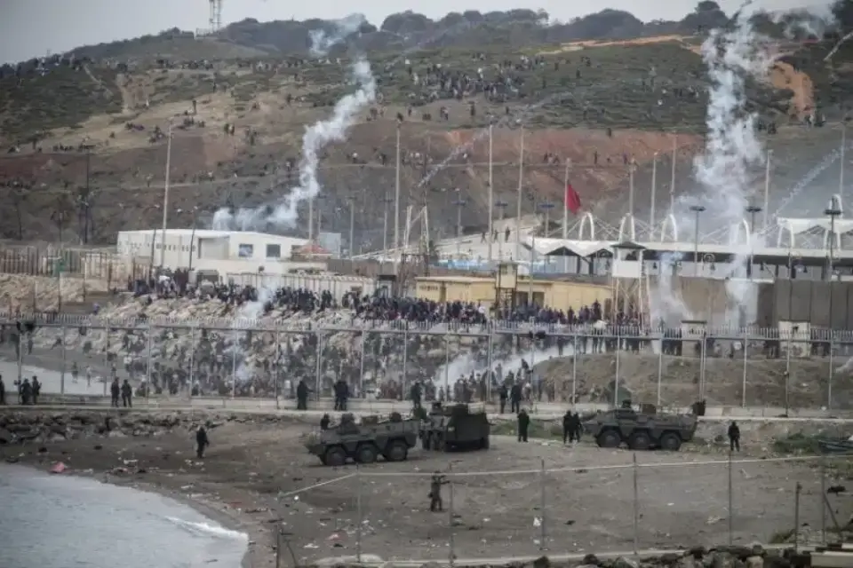Continúa crisis migratoria en Ceuta
