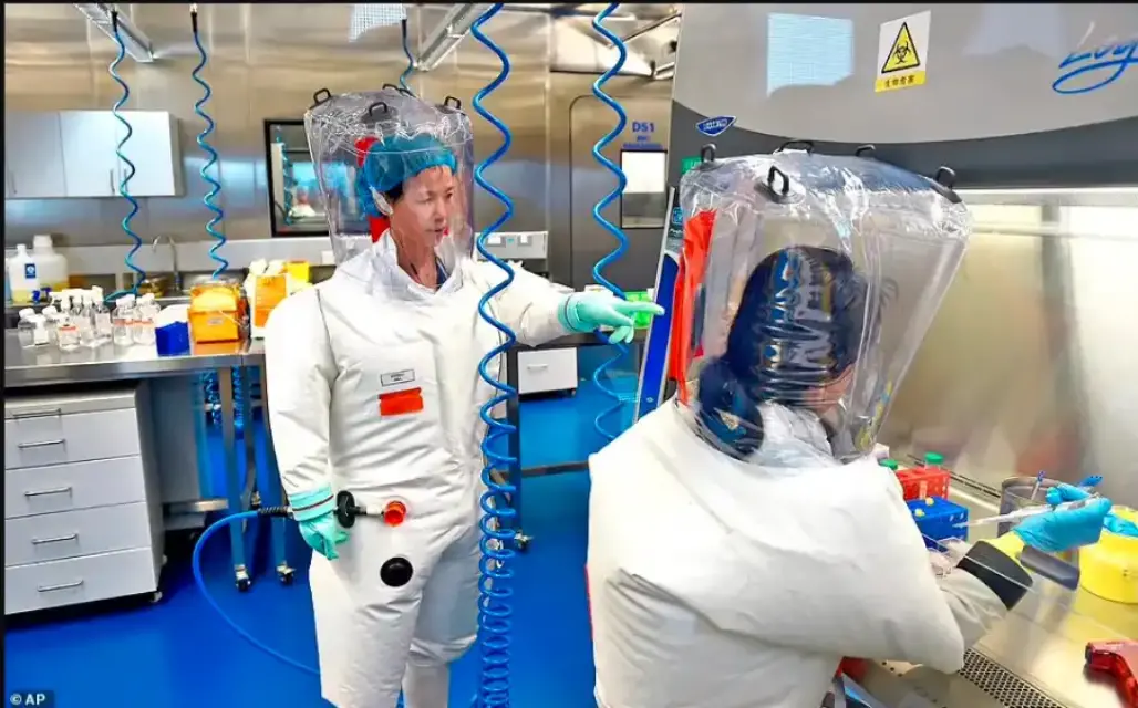 Científicos británicos confirman que el Covid-19 sí fue creado en un laboratorio chino