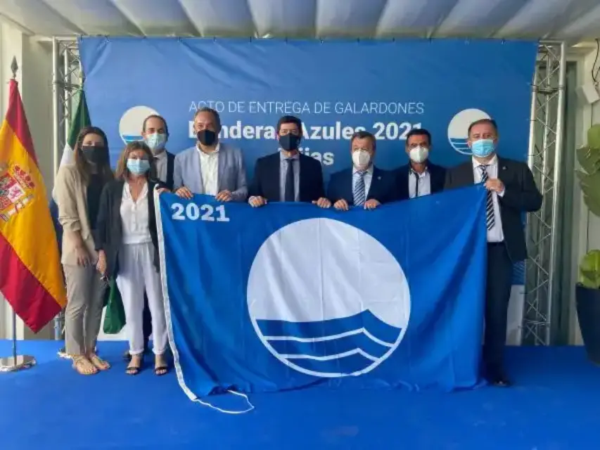 Otorgan cuatro Banderas Azules y un Distintivo Centro Azul a playas de Pulpí