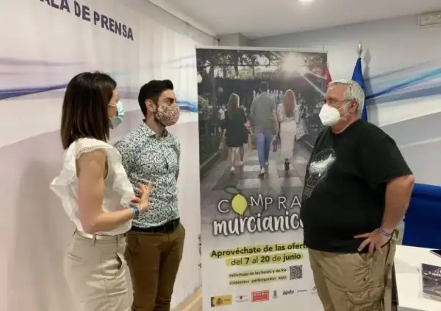 Águilas lanza la campaña "Compras Murcianicas" con motivo del Día de la Región