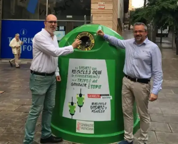 Alicante y Ecovidrio instalan 153 nuevos iglús verdes distribuidos por toda la localidad