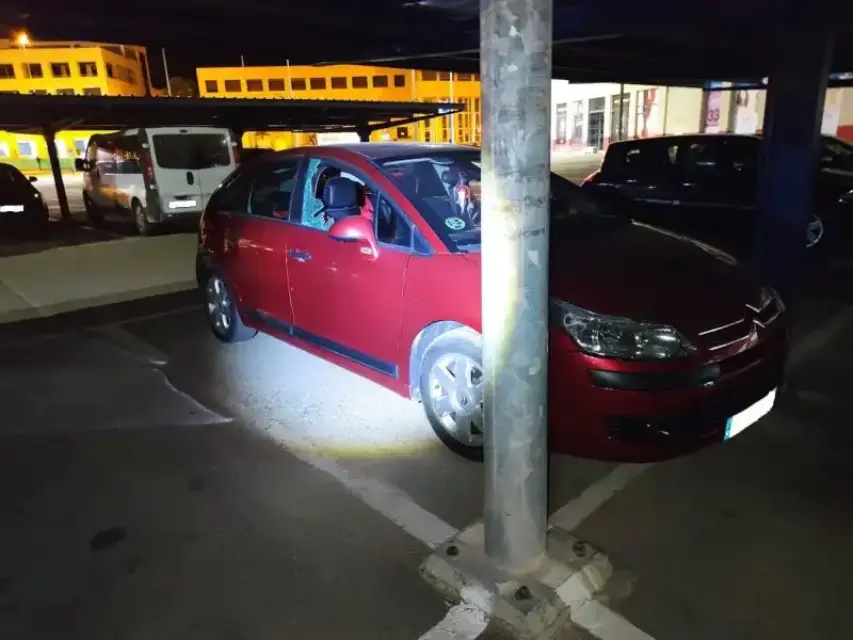 En Lorca frustran robo con fuerza de 12 coches
