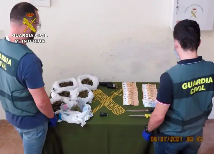 Gracias a una riña desmantelan un punto de venta de drogas en Librilla