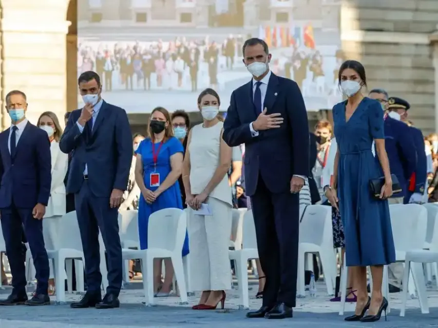 El rey asegura que España "jamás" olvidará a quienes enfrentaron al virus
