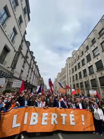 Francia, Tailandia y Cuba cierran la semana con masivas protestas por la "dictadura sanitaria" y el hambre