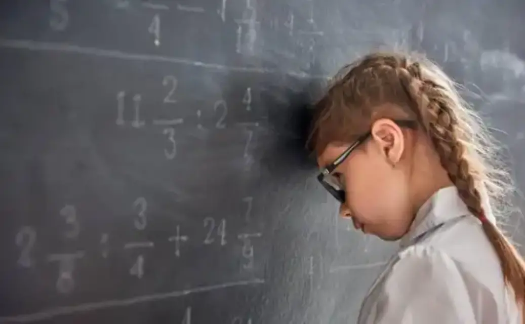 La Región es la tercera con más repetidores en Primaria y Secundaria y con más bajo porcentaje en estudios superiores