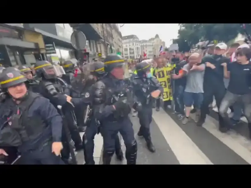 Protestas blindadas en París terminan en choques contra la policía
