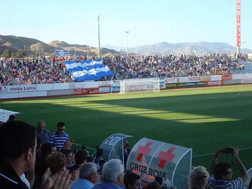 El fútbol y baloncesto regresan con un aforo permitido del 40%