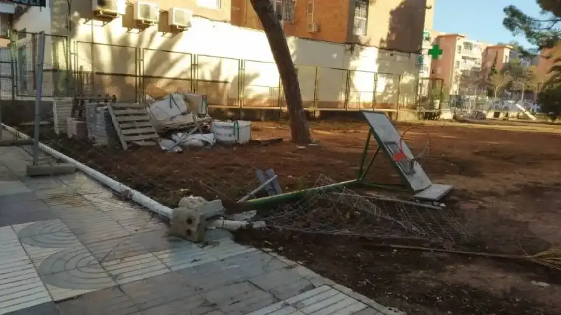 La desidia por el Parque Sauces colma la paciencia de los vecinos cartageneros