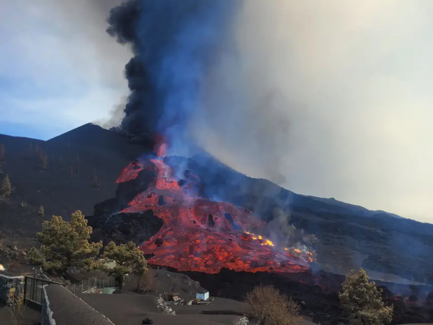 Última hora: Cumbre Vieja lo volvió hacer, nueva colada de lava
