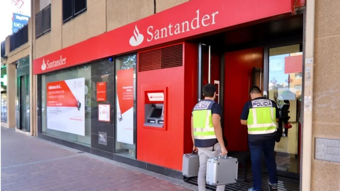 Como los Gángster: Asaltan banco en Murcia