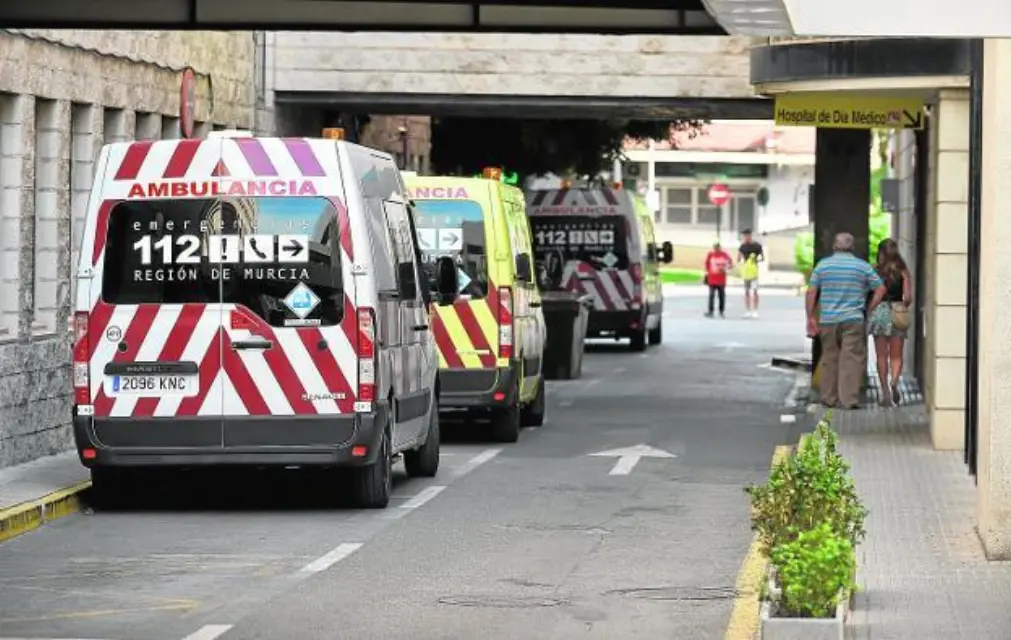 Denuncian: Trasladan hasta 6 pacientes en ambulancia del SMS