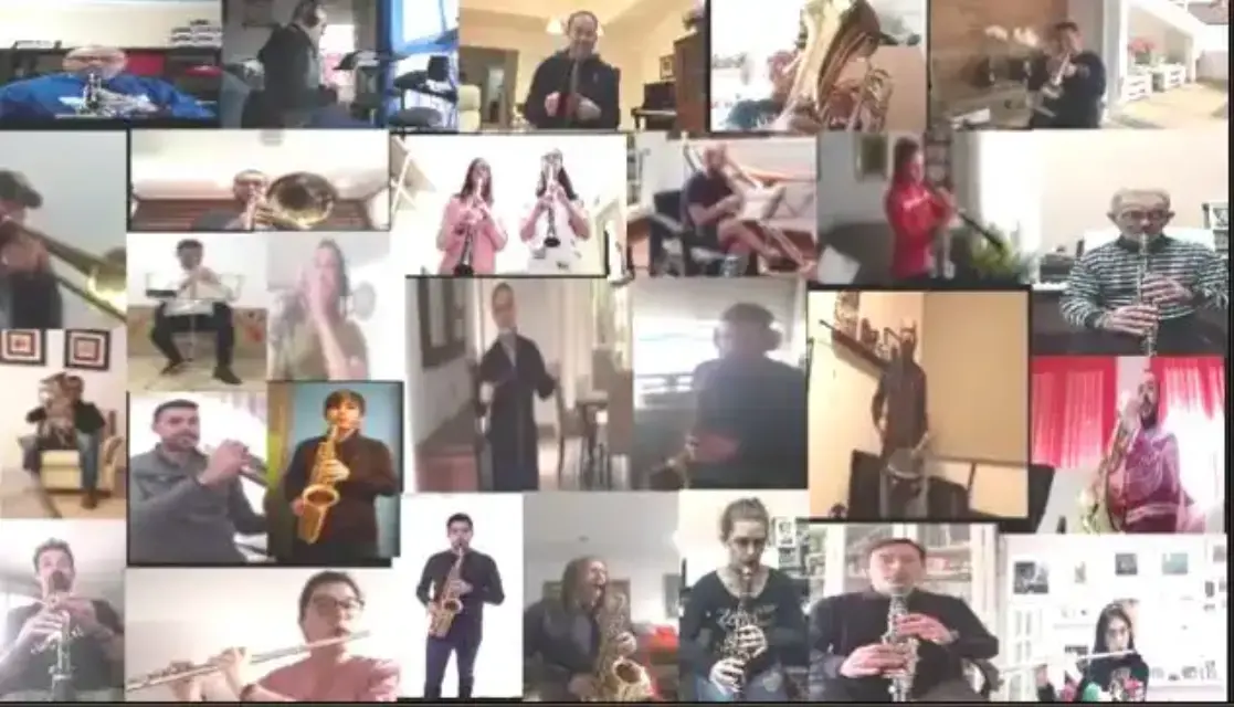 Banda Municipal de Música de Lorca tocan los himnos azul y blanco desde el confinamiento