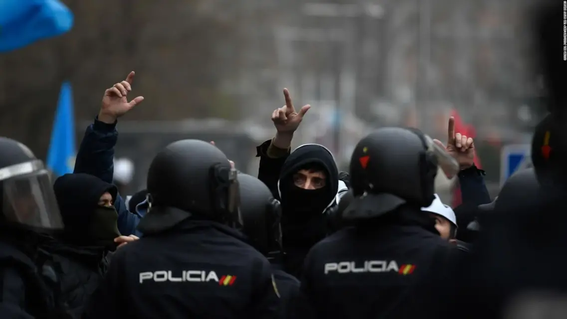 Policías y Guardias Civiles salieron a manifestar por una España segura