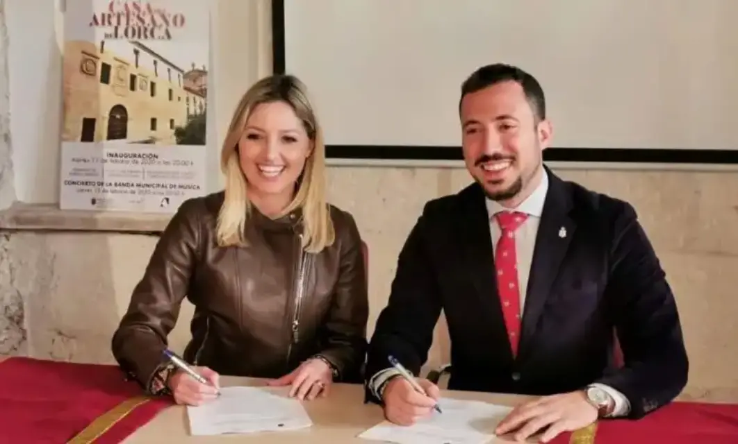 Firman convenio para el inicio de la Casa del Artesano de Lorca